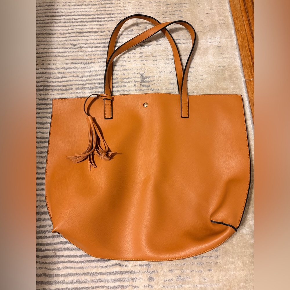Chic Tan Leather Tote Bag